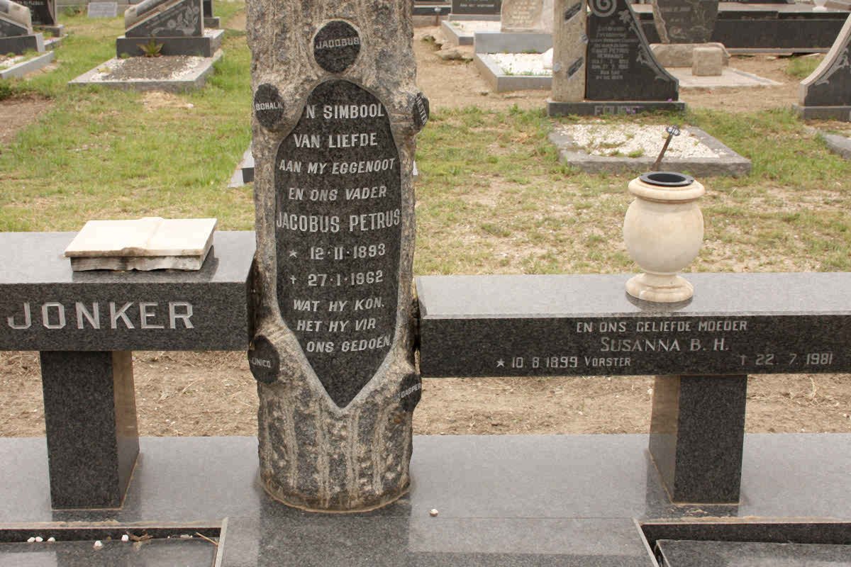 JONKER Jacobus Petrus 1893-1962 &amp; Susanna B.H. VORSTER 1899-1981