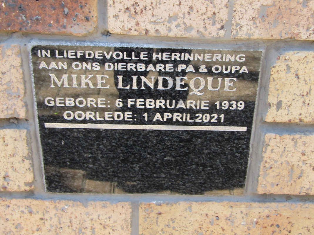 LINDEQUE Mike 1939-2021