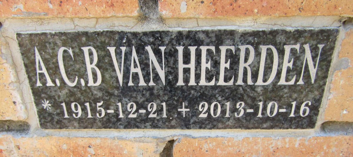 HEERDEN A.C.B., van 1915-2013