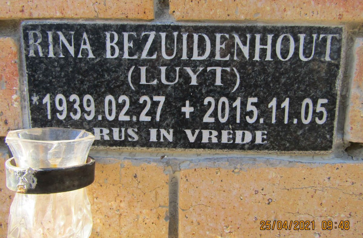BEZUIDENHOUT Rina nee LUYT 1939-2015