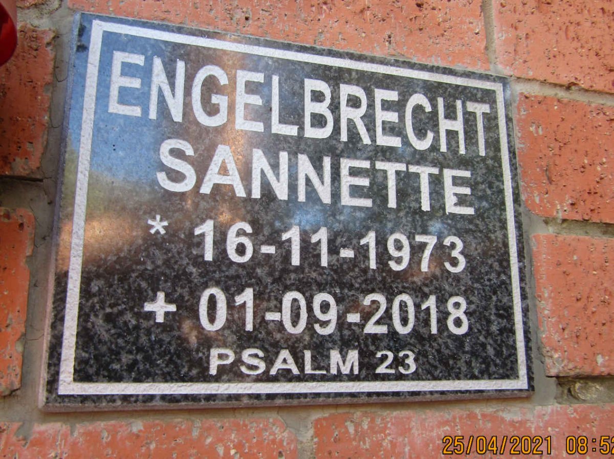 ENGELBRECHT Sannette 1973-2018
