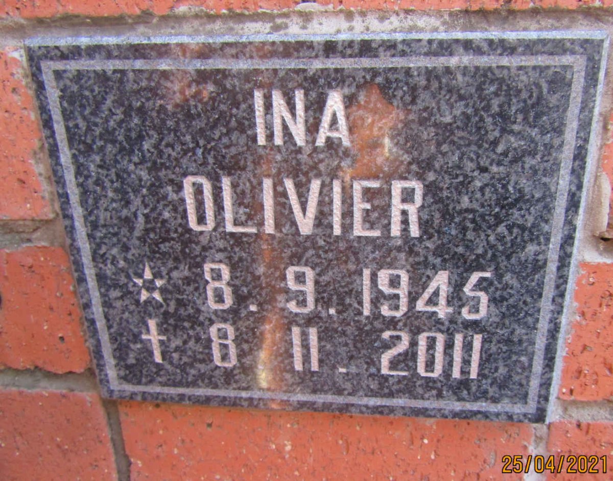 OLIVIER Ina 1945-2011