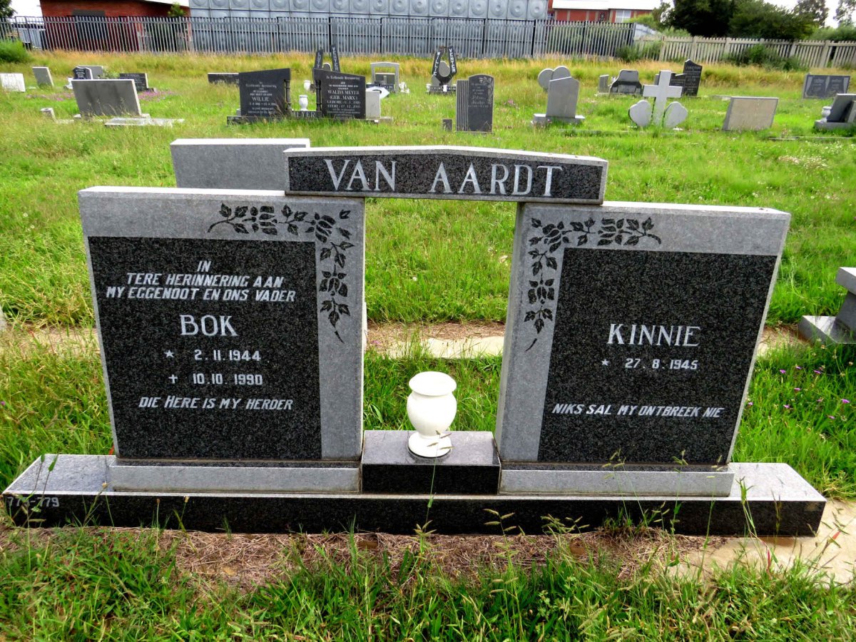 AARDT Bok, van 1944-1990 & Kinnie 1945-