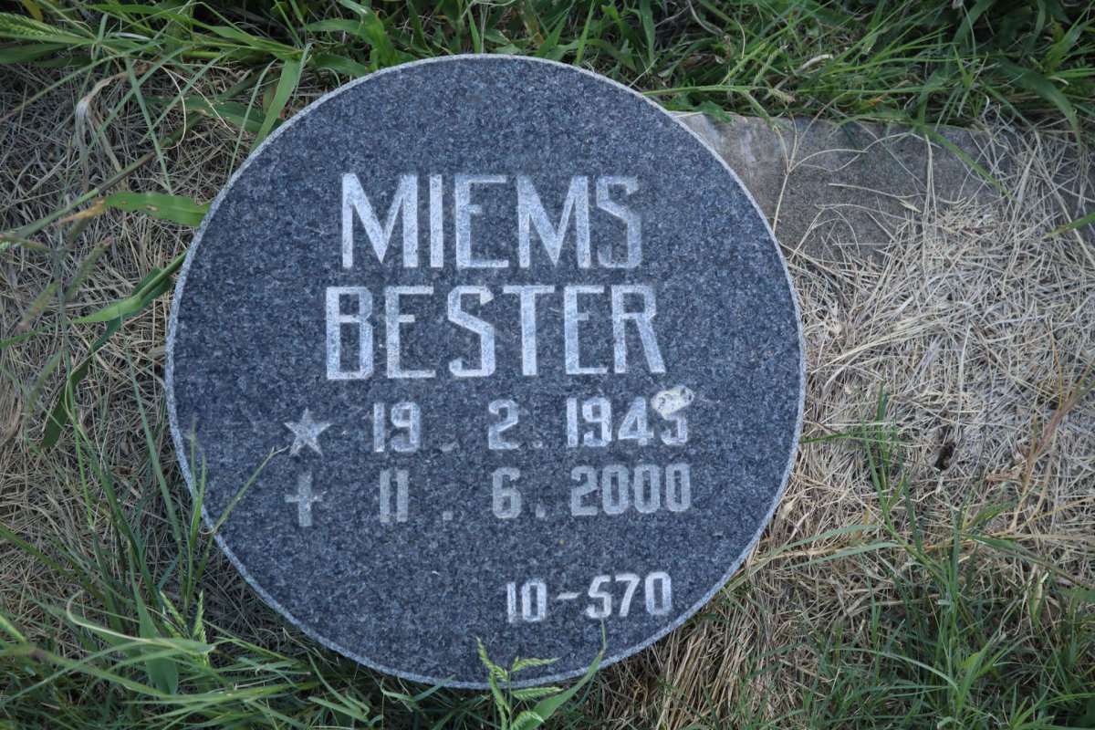 BESTER Miems 1945-2000