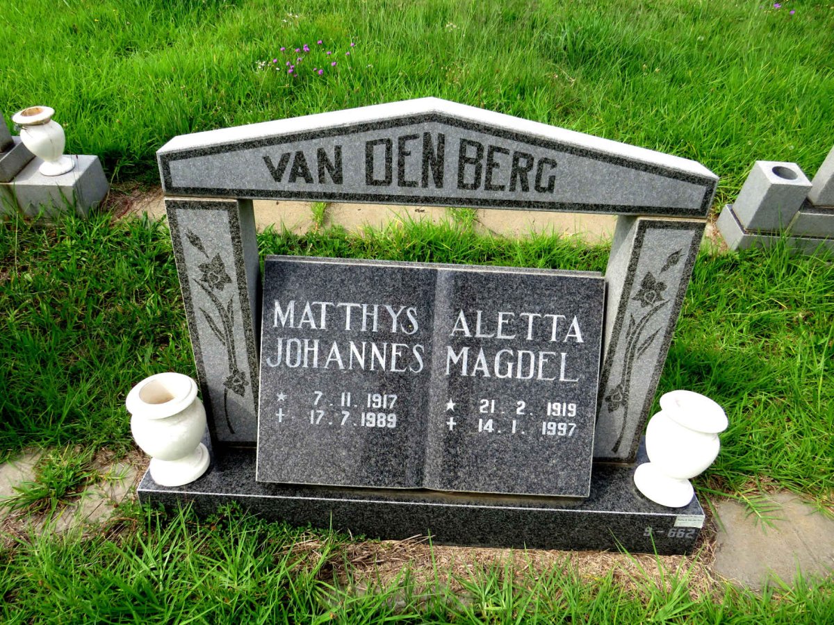 BERG Matthys Johannes, van den 1917-1989 & Aletta Magdel 1919-1997