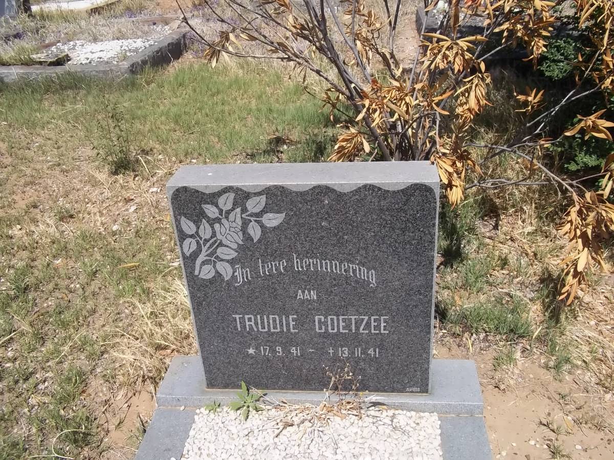 COETZEE Trudie 1941-1941