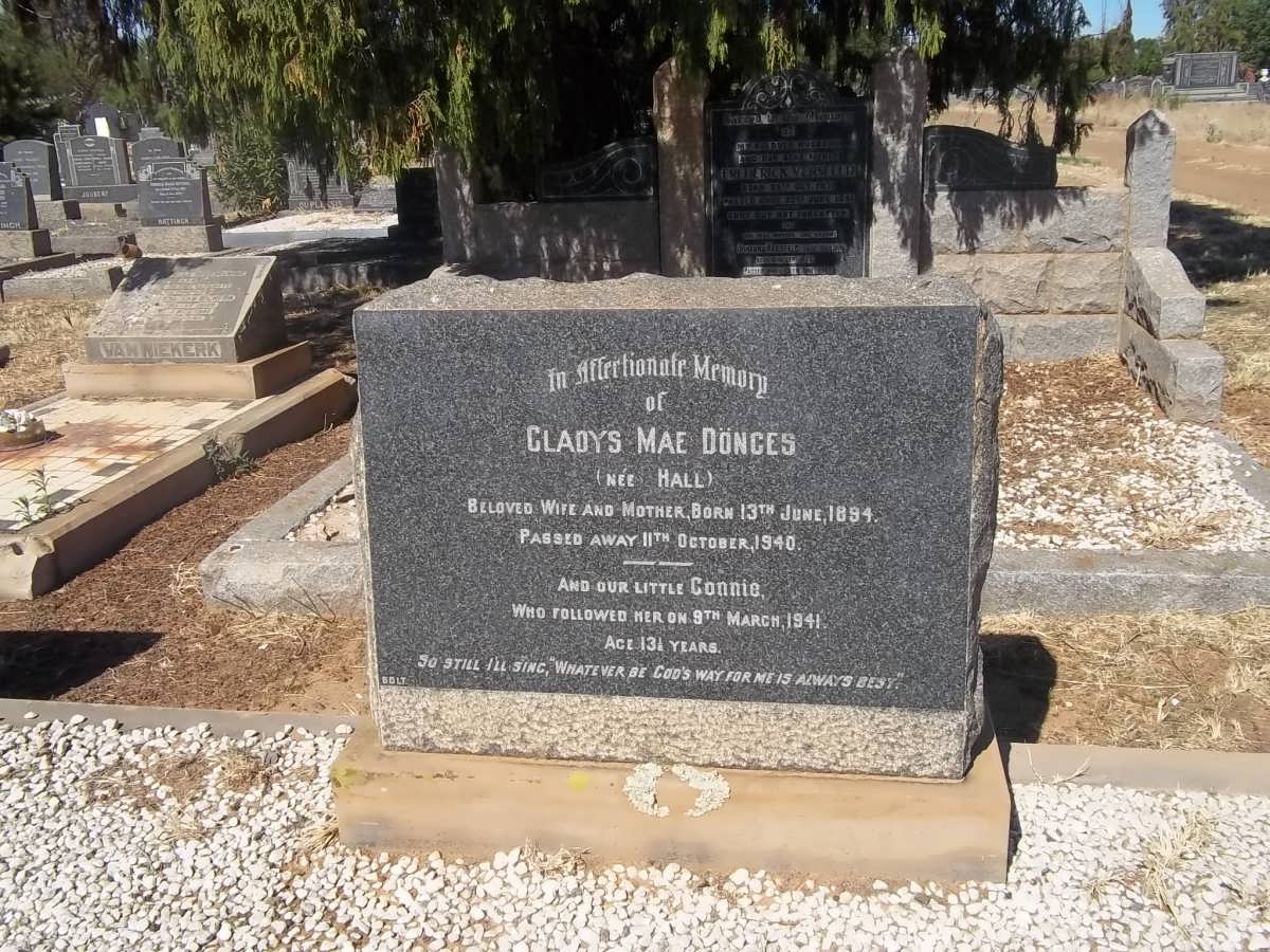 DÖNGES Gladys Mae nee HALL 1894-1940 :: DÖNGES Connie -1941