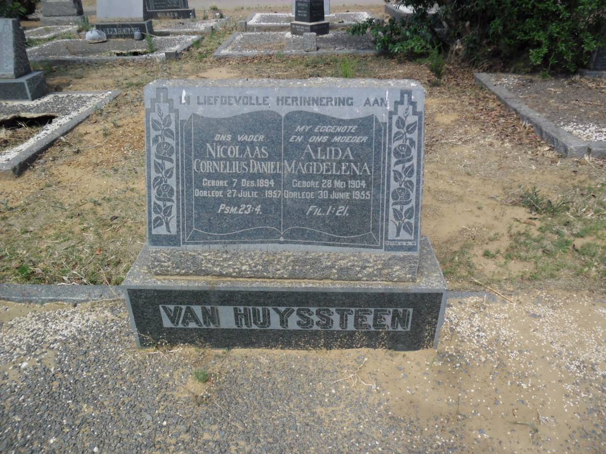 HUYSSTEEN Nicolaas Cornelius Daniel, van 1894-1957 &amp; Alida Magdalena 1904-1955
