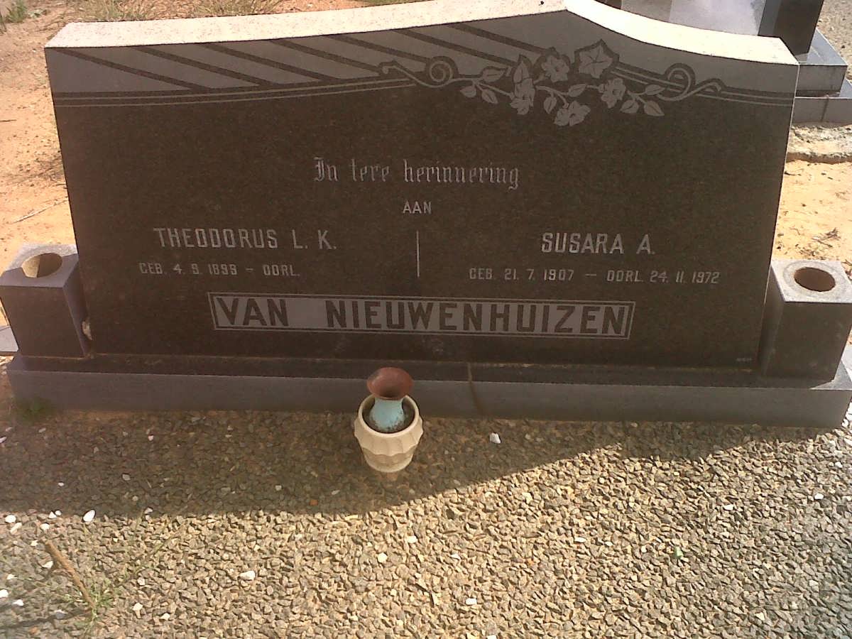 NIEUWENHUIZEN Theodorus L.K., van 1899- &amp; Susara A. 1907-1972