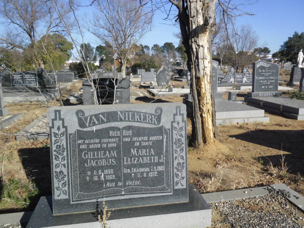 NIEKERK Gielieam Jacobus, van 1898-1969 &amp; Maria Elizabeth J. ERASMUS 1905-1972