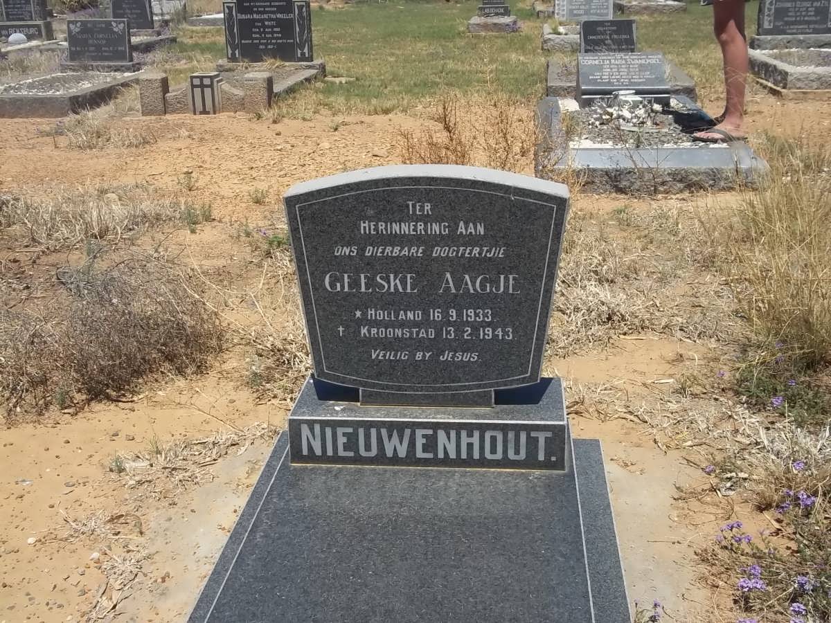 NIEUWENHOUT Geeske Aagje 1933-1943