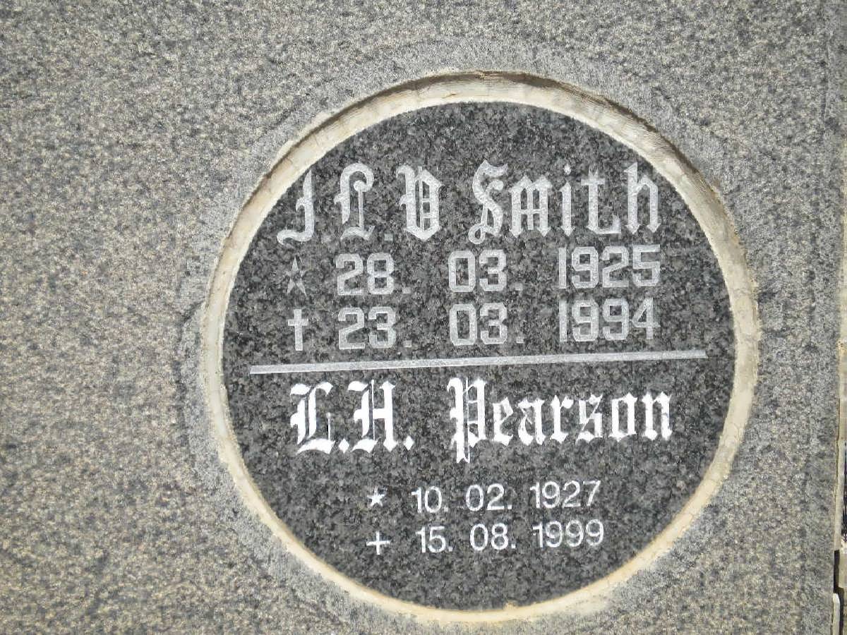 SMITH J.P.V. 1925-1994 :: PEARSON L.H. 1927-1999