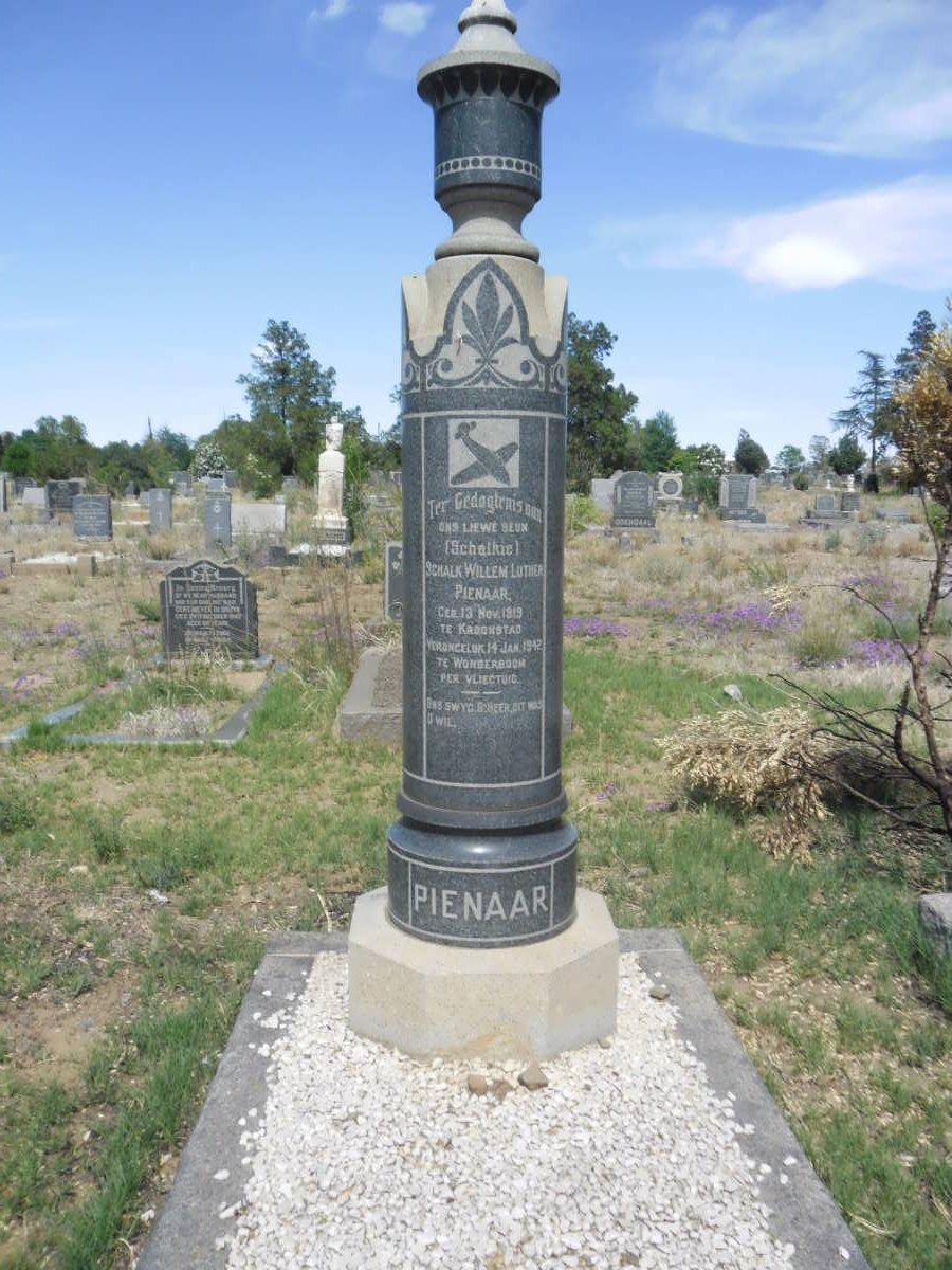 PIENAAR Schalk Willem Luther 1919-1942