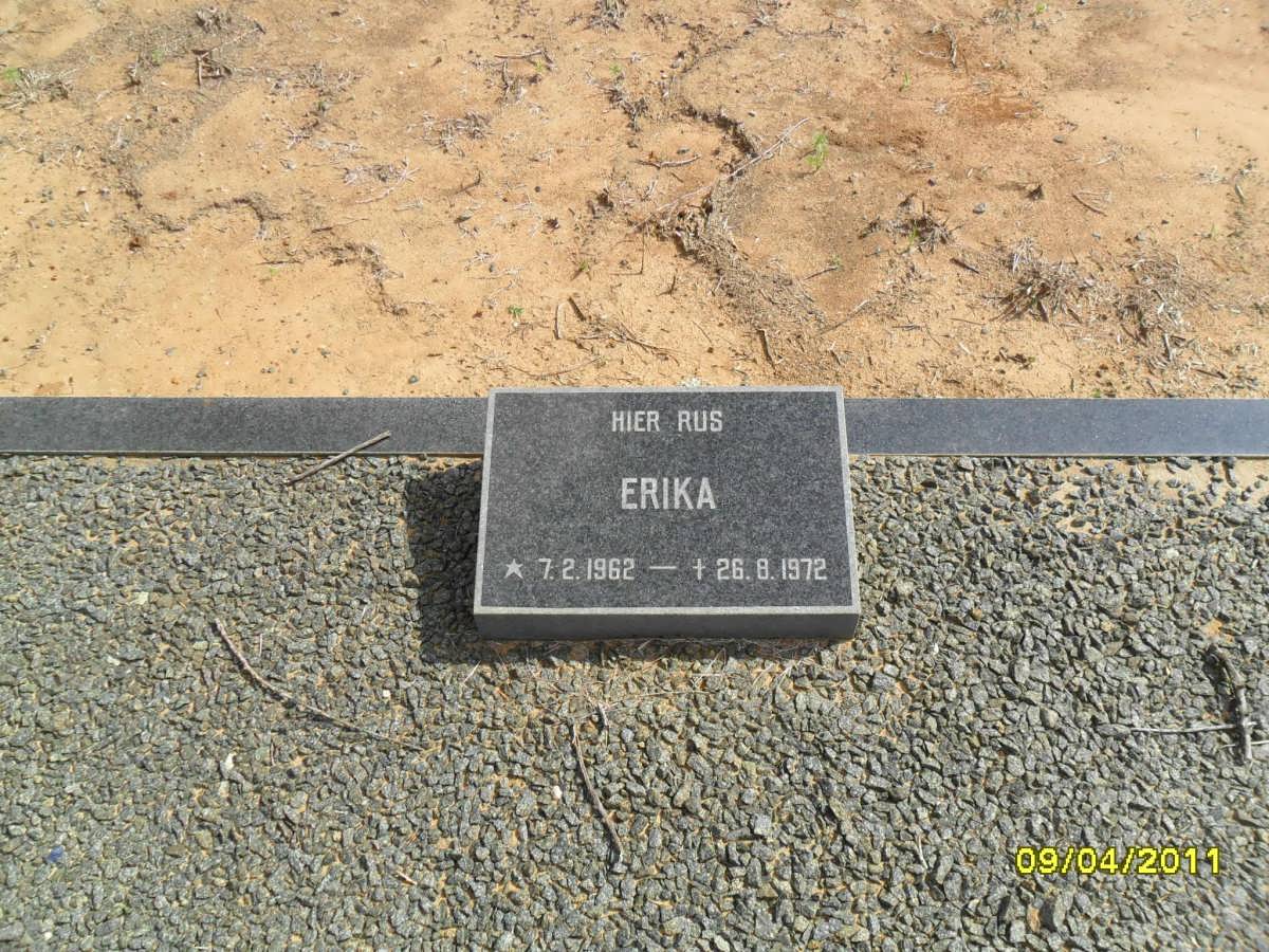 SWEENEY Erika 1962-1972 :: SWEENY Deon 1961-1972 :: SWEENY Susarah 1957-1972