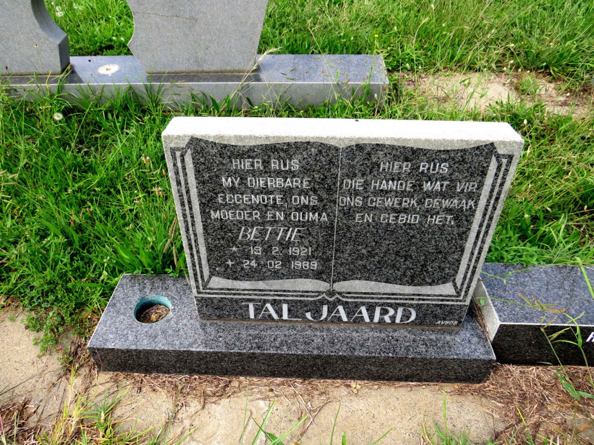 TALJAARD Tallie 1922-1996 & Bettie 1921-1989 _2