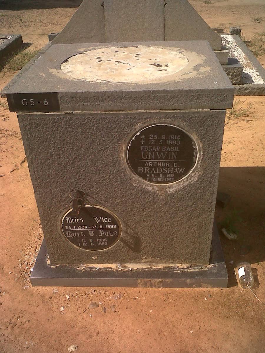 VICE Dries 1938-1992 :: FULS Kurt O. 1935-1993 :: UNWIN Edgar Basil 1914-1993 :: BRADSHAW Arthur C. 1912-1996