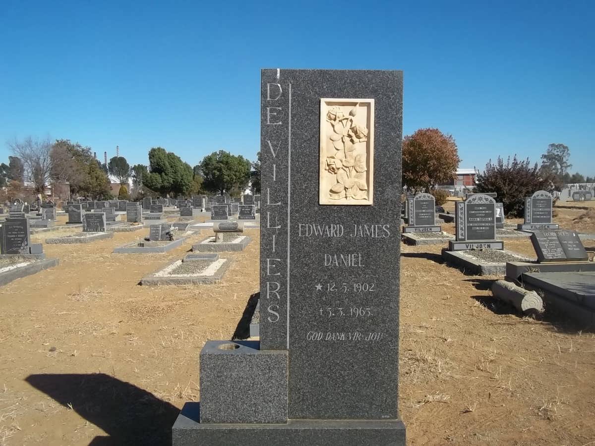 VILLIERS Edward James Daniel, de 1902-1963