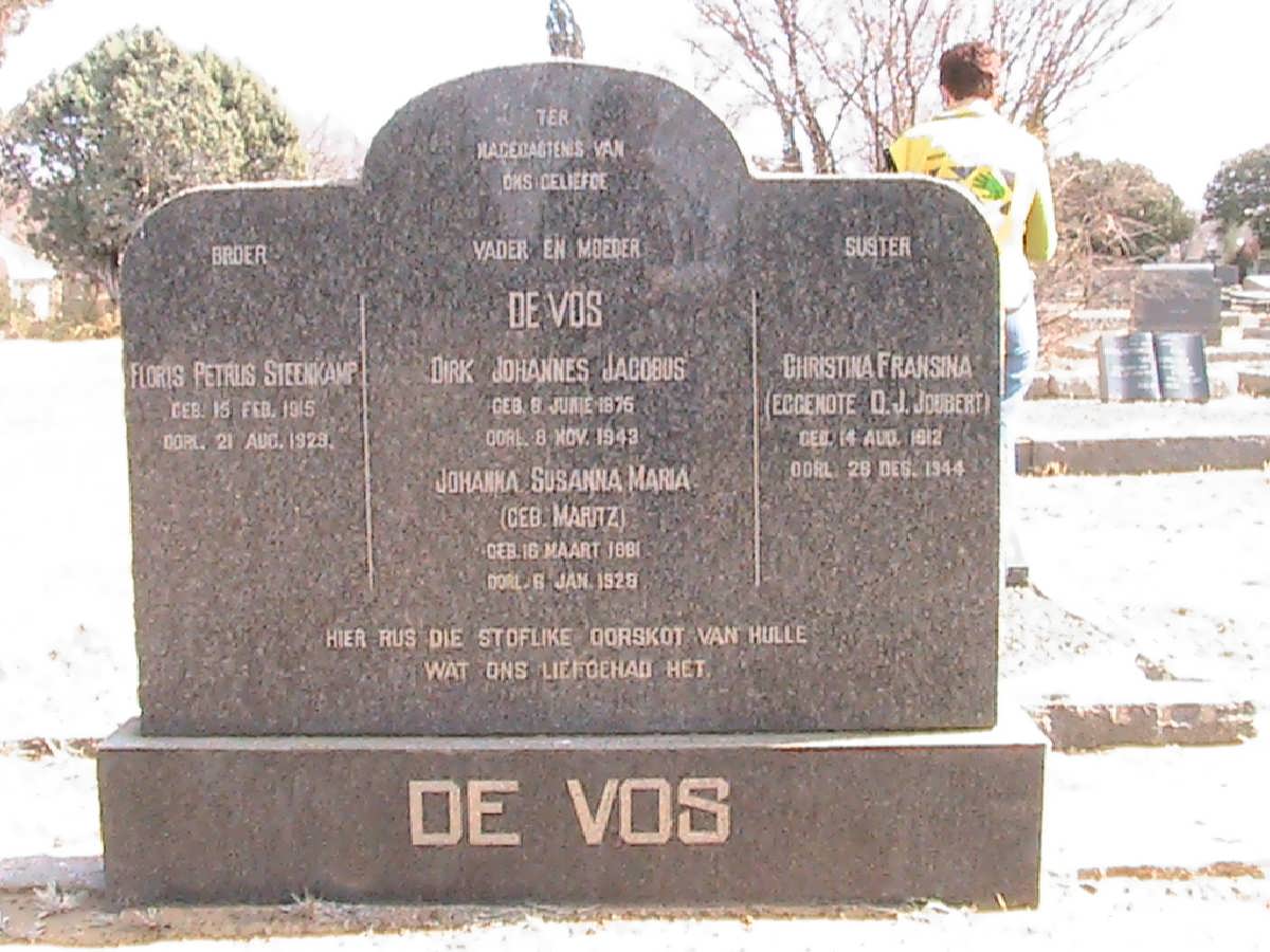 VOS Dirk Johannes Jacobus 1875-1943, de &amp; Johanna Susanna Maria MARITZ 1881-1928