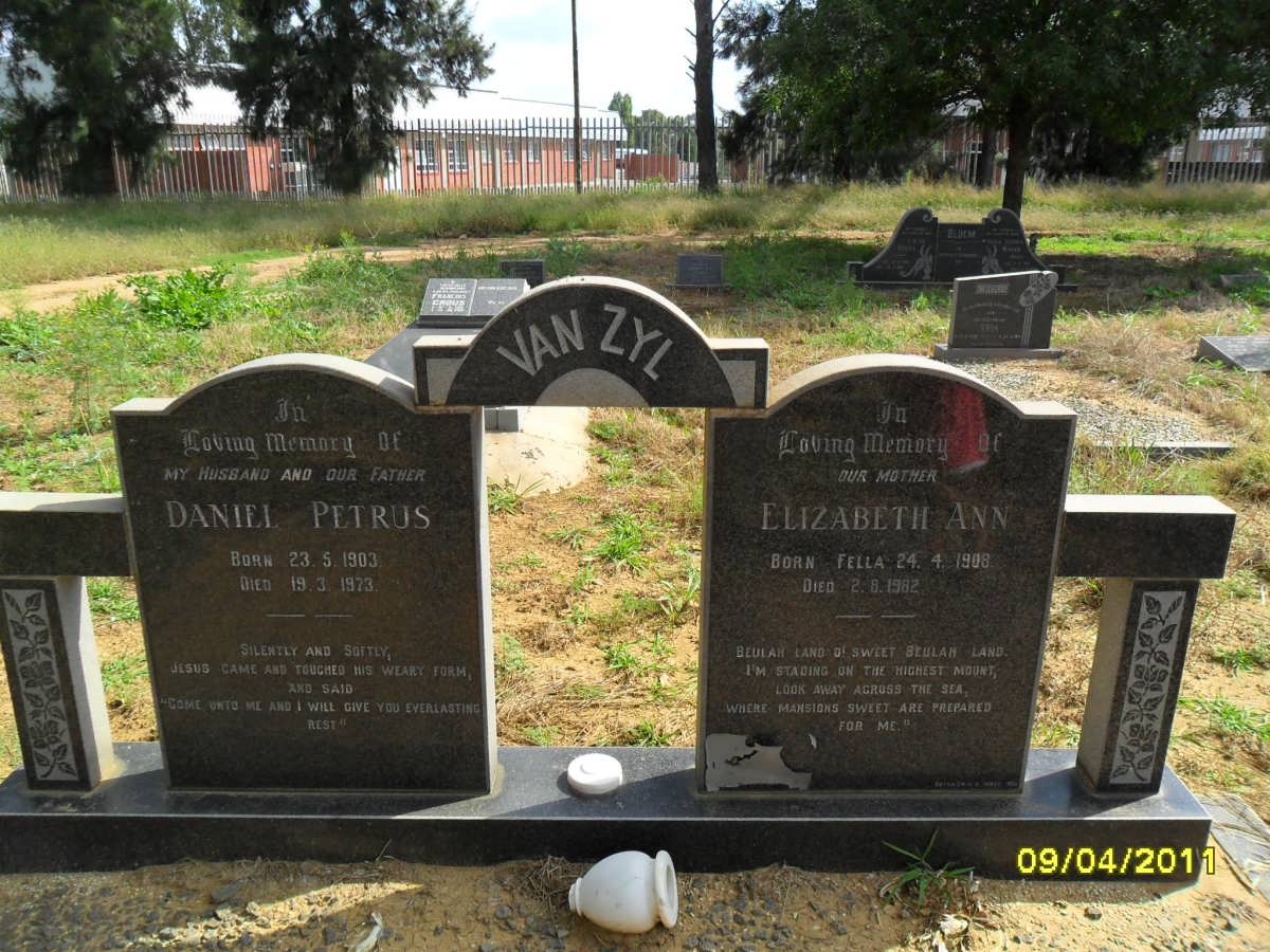 ZYL Daniel Petrus, van 1903-1973 &amp; Elizabeth Ann FELLA 1908-1982
