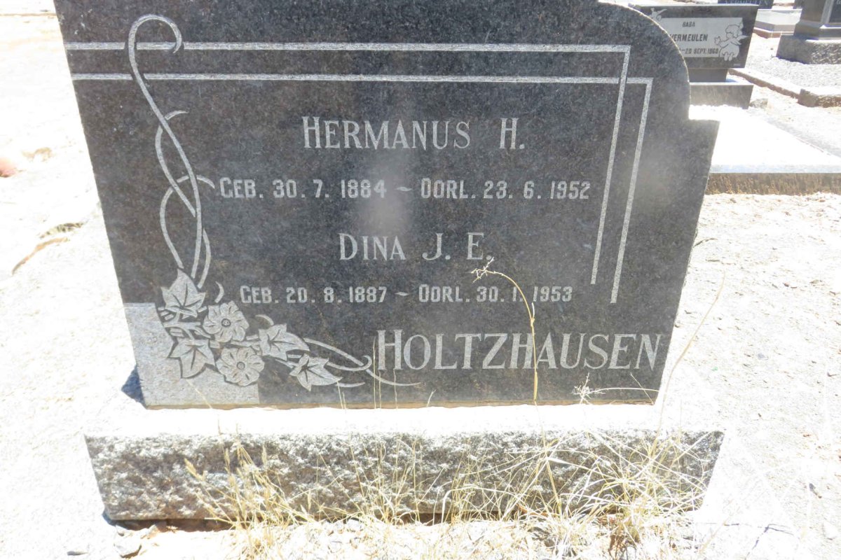 HOLTZHAUSEN Hermanus H. 1884-1952 &amp; Dina J.E. 1887-1953