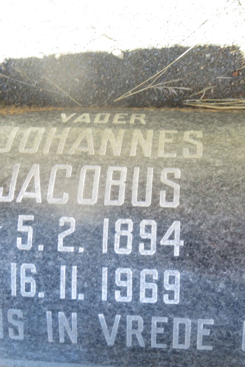 OOSTHUIZEN Johannes Jacobus 1894-1969 &amp; Johanna Adriana 1900-