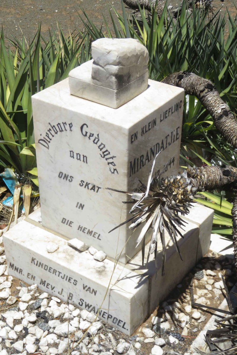 SWANEPOEL Hettie 1932-1943 :: SWANEPOEL Mirandatjie 1944-1945