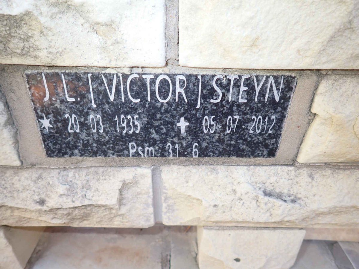 STEYN J.L. 1935-2012