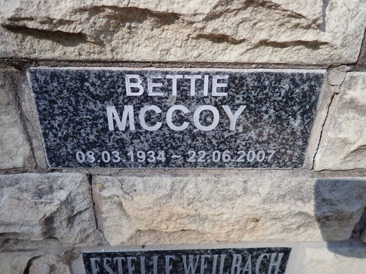 MCCOY Bettie 1934-2007
