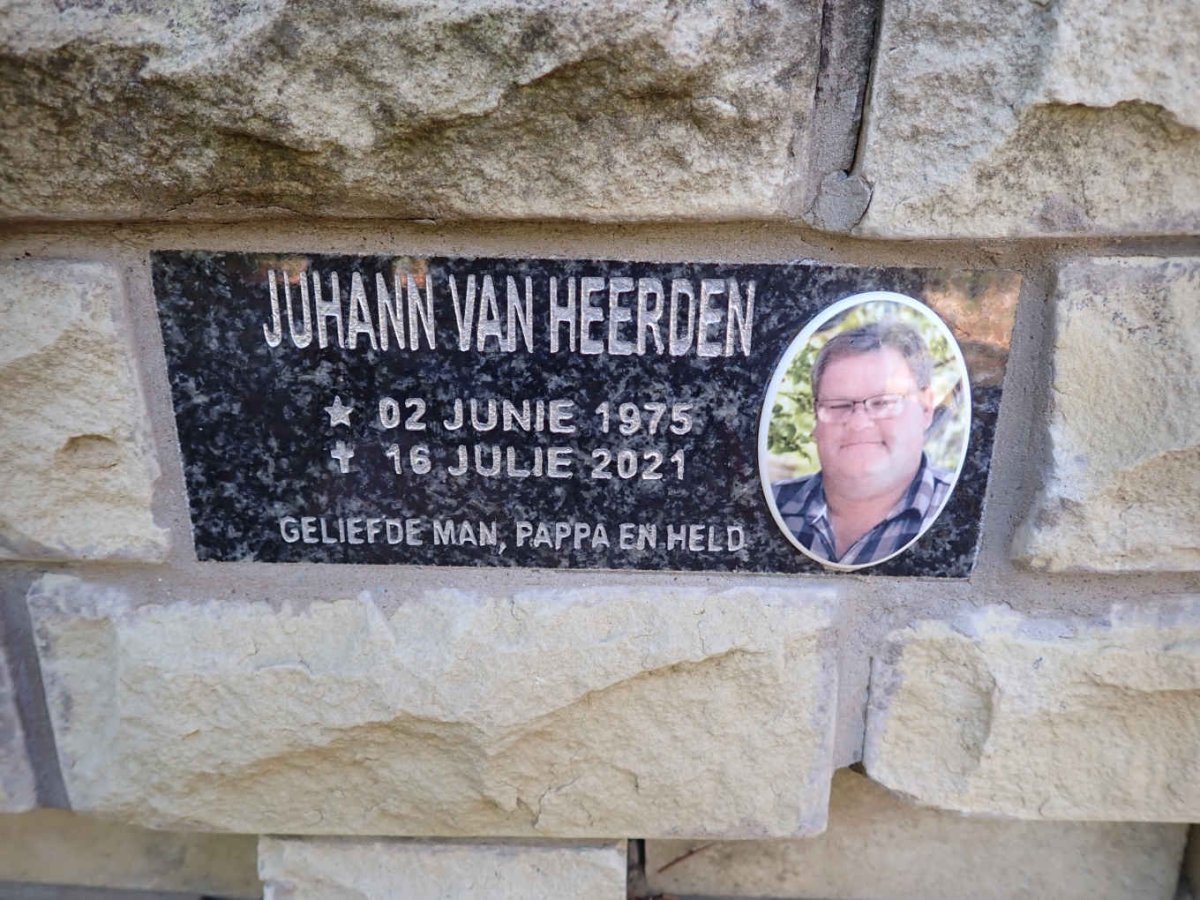 HEERDEN Juhann, van 1975-2021