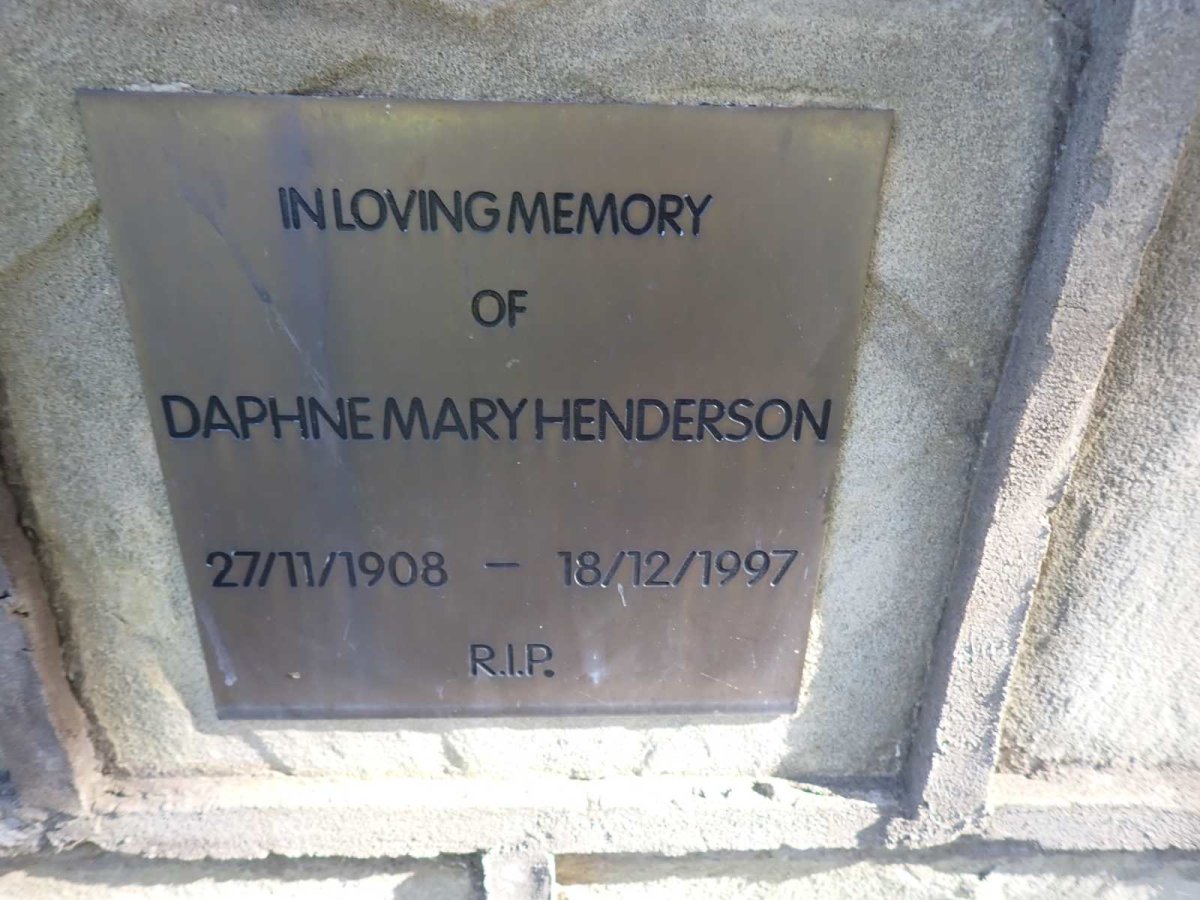 HENDERSON Daphne Mary 1908-1997