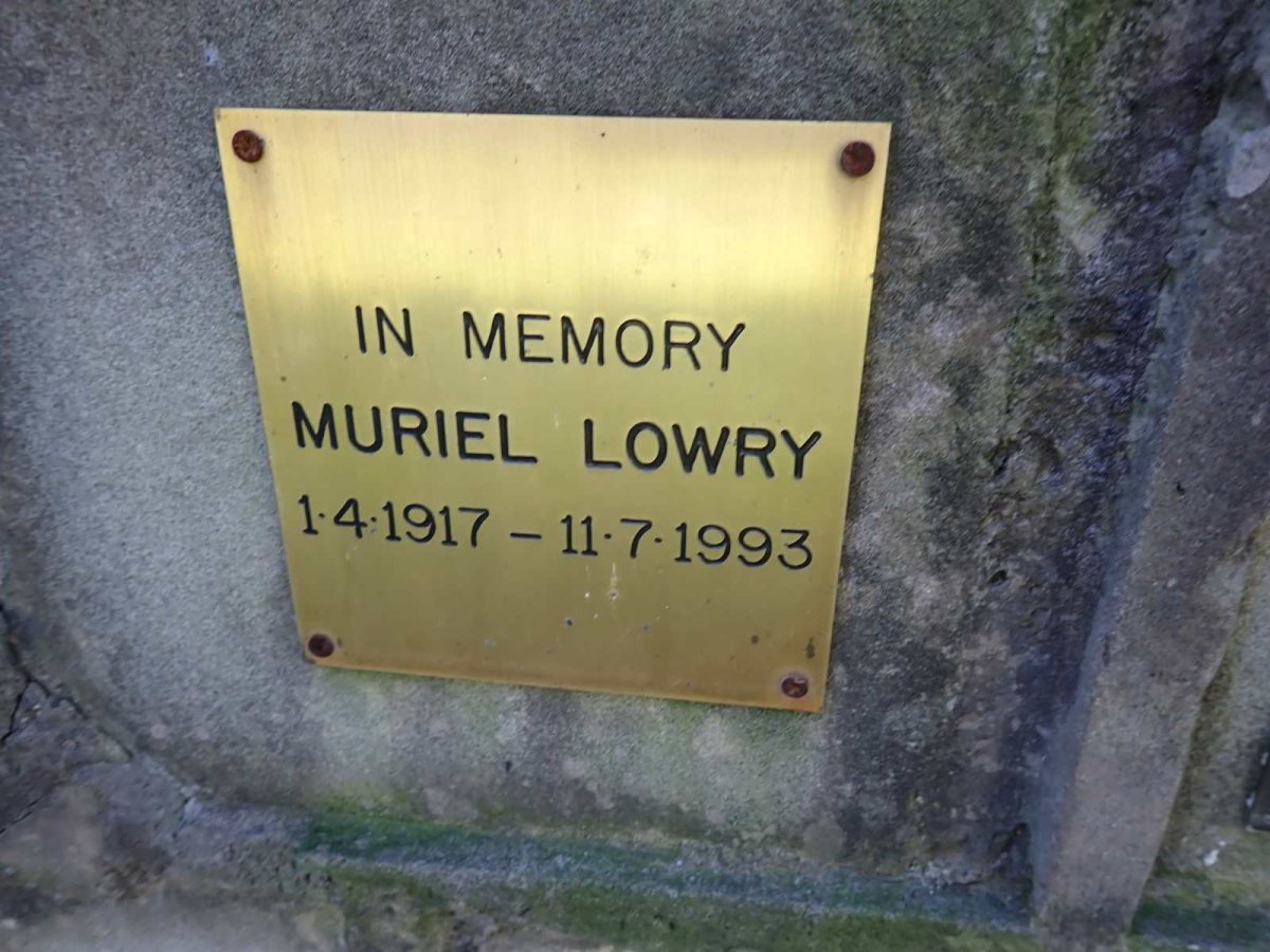 LOWRY Muriel 1917-1993