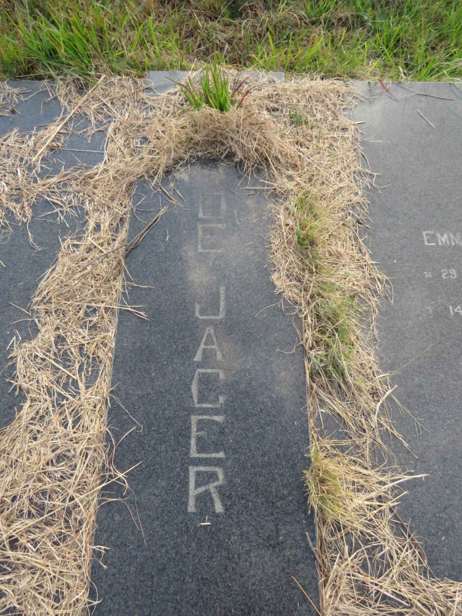 JAGER Robert B., de 1907-1982 & Emma F. 1914-1995 _1