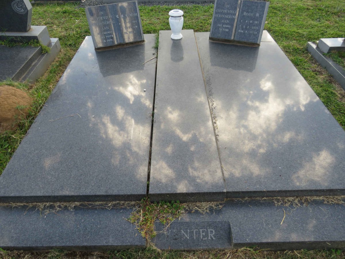 VENTER L.J. 1910-1978 & Hester M. 1913-2000 _1
