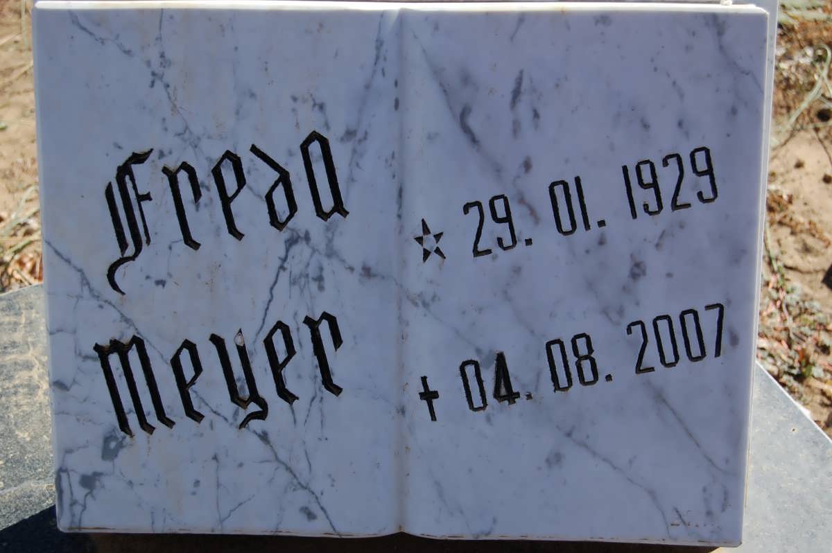 MEYER Freda 1929-2007
