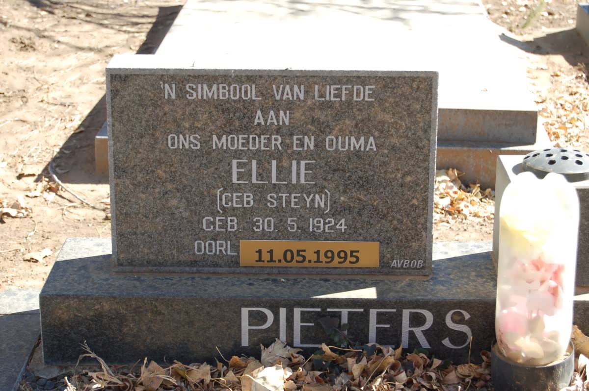 PIETERS Cornelius 1919-1993 &amp; Ellie STEYN 1924-1995