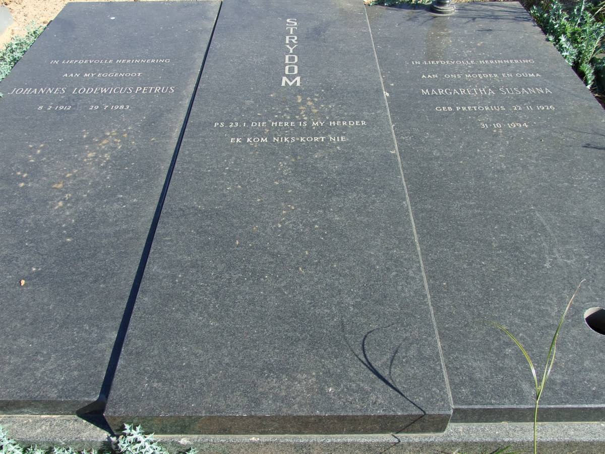 STRYDOM Johannes Lodewicus Petrus 1912-1983 &amp; Margaretha Susanna PRETORIUS 1926-1994