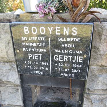 BOOYENS Piet 1941-2018 &amp; Gertjie 1943-2021