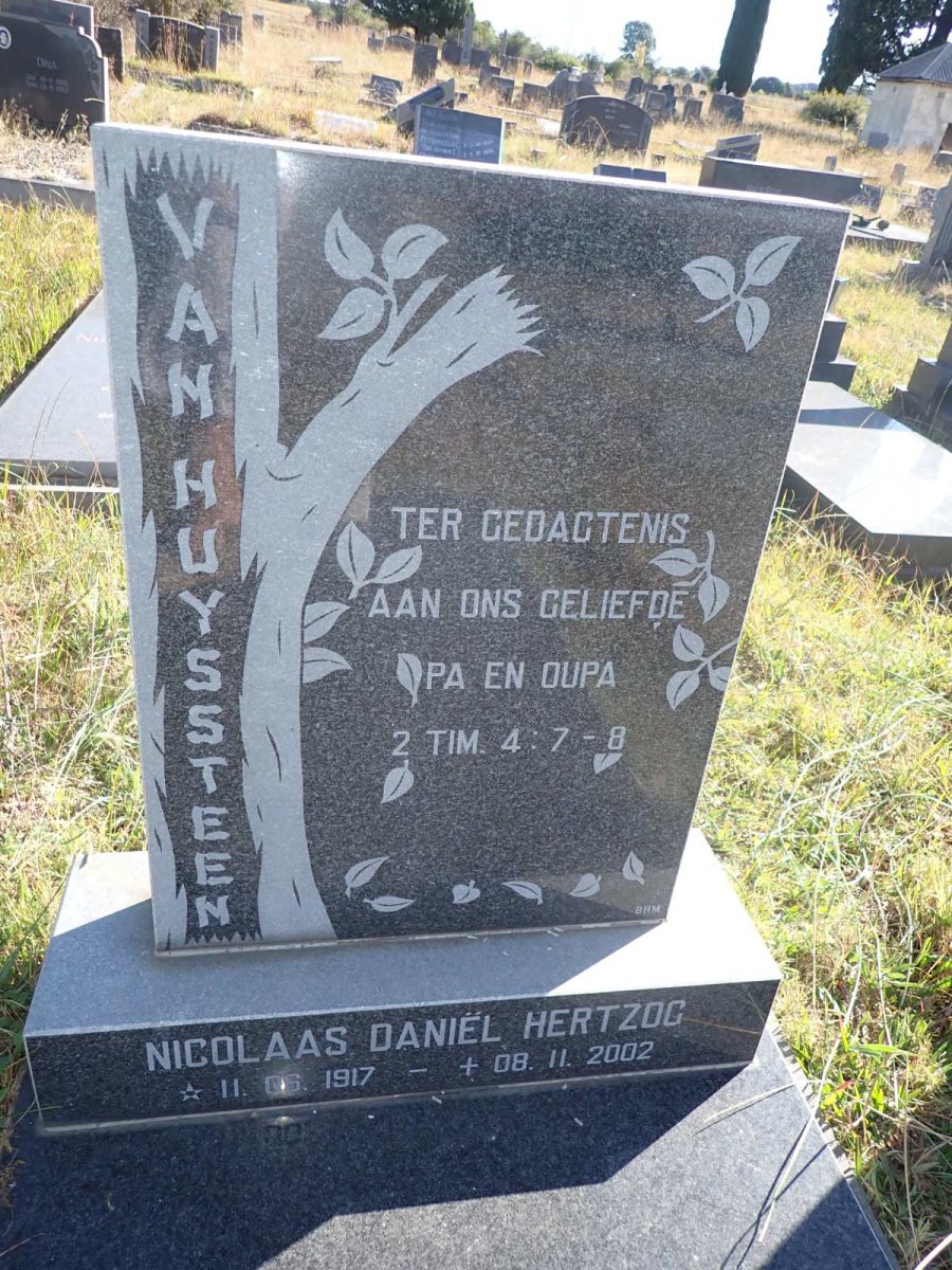 HUYSSTEEN Nicolaas Daniel Hertzog, van 1917-2002
