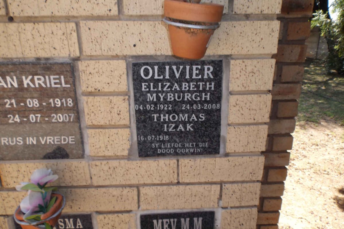 OLIVIER Thomas Izak 1918- &amp; Elizabeth Myburgh 1922-2008