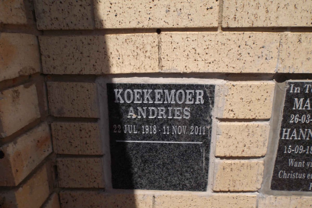 KOEKEMOER  Andries 1918-2011