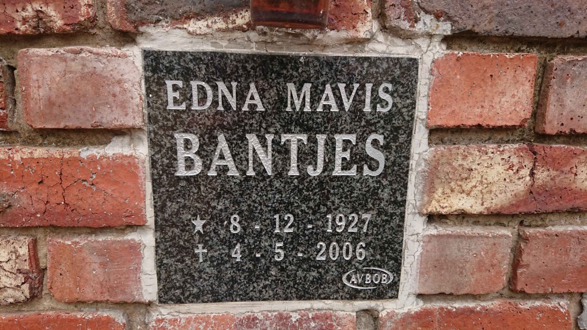 BANTJES Edna Mavis 1927-2006