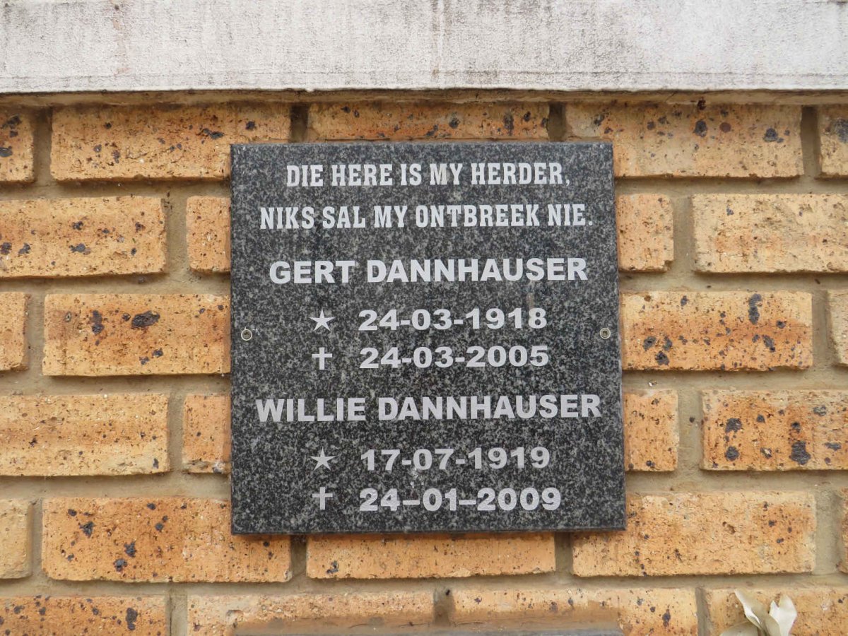 DANNHAUSER Gert 1918-2005 & Willie 1919-2009