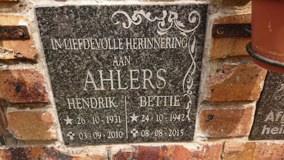 AHLERS Hendrik 1931-2010 & Bettie 1942-2015