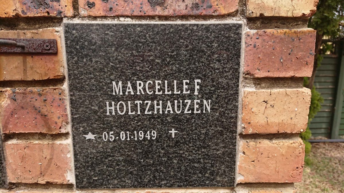 HOLTZHAUZEN Marcellef 1949-