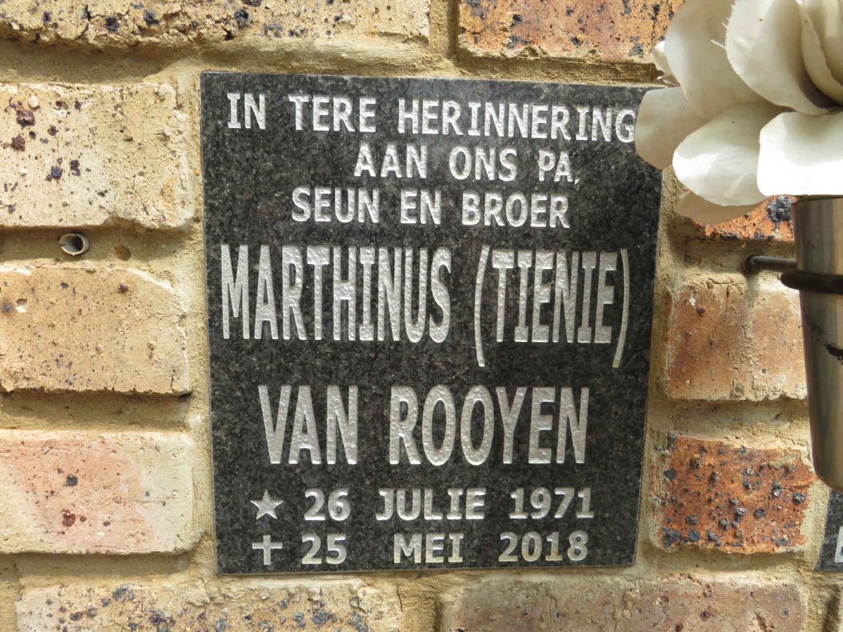 ROOYEN Marthinus, van 1971-2018