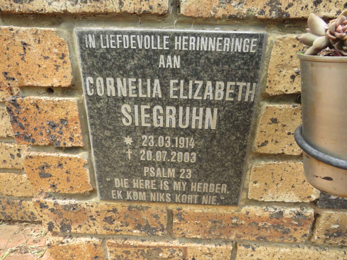 SIEGRUHN Cornelia Elizabeth 1914-2003