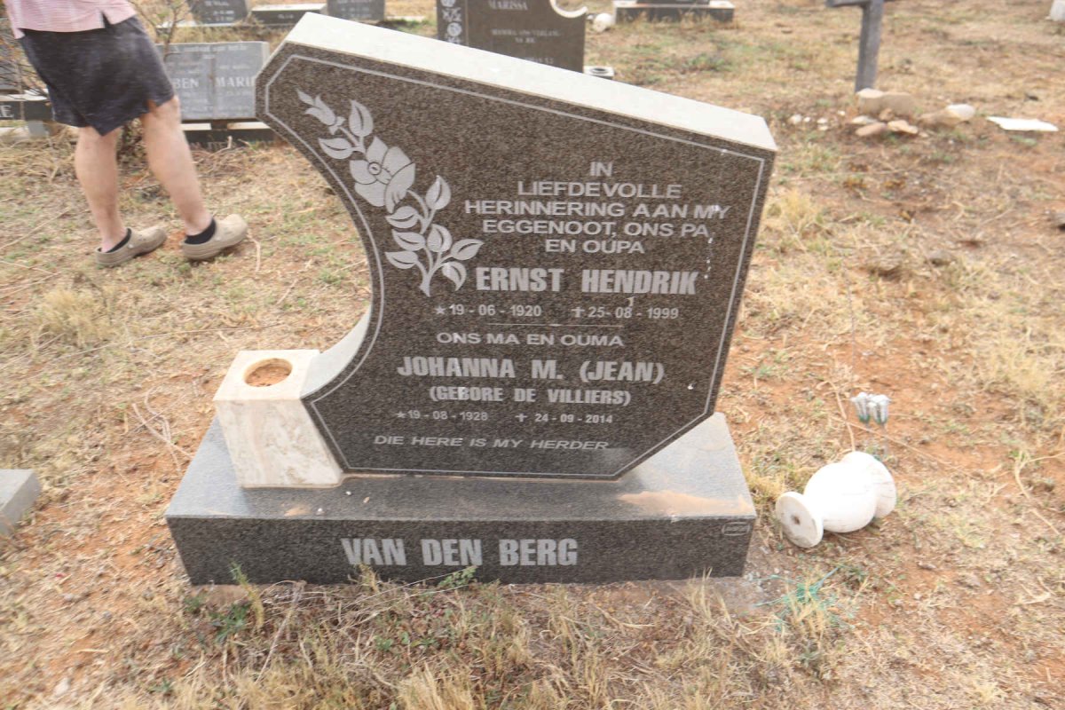 BERG Ernst Hendrik, van den 1920-1999 & Johanna M. DE VILLIERS 1928-2014