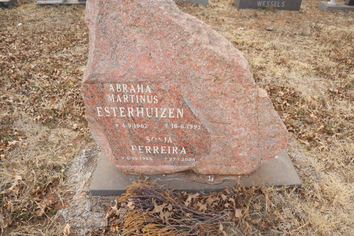 ESTERHUIZEN Abraham Martinus 1962-1993 & Sonja FERREIRA 1966-2008