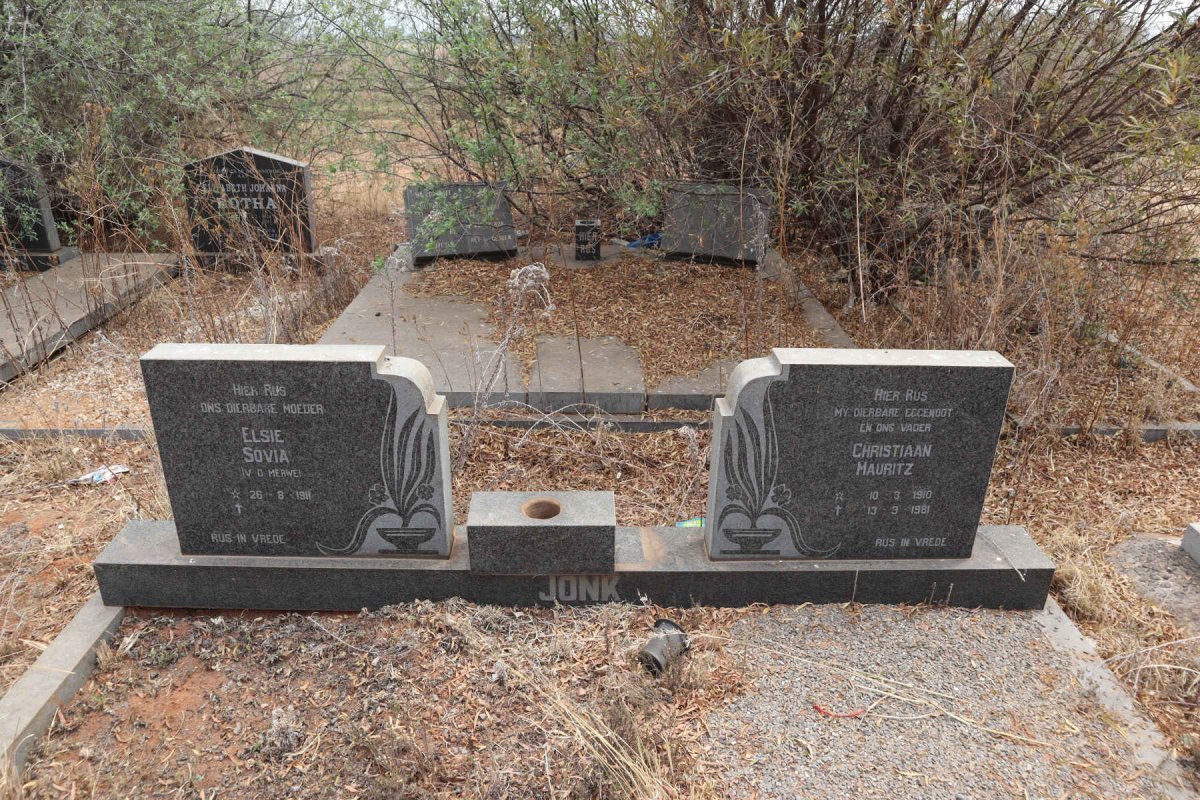 JONK Christiaan Mauritz 1910-1981 & Elsie Sovia V.D. MERWE 1911-
