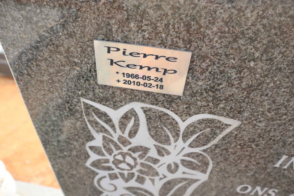 KEMP Pierre 1966-2010